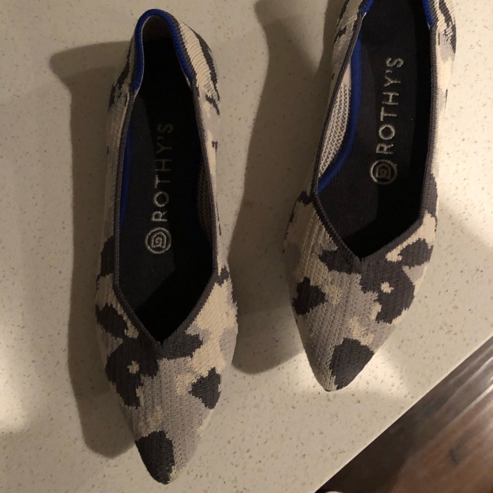 Rothy’s retired black/gray/white camo point